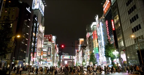 8K 60p Shinjuku crossing night time (non-time-lapse). Stock Footage