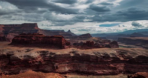 8k - Cloud timelapse over a vast Utah desert landscape 스톡 동영상 157766154