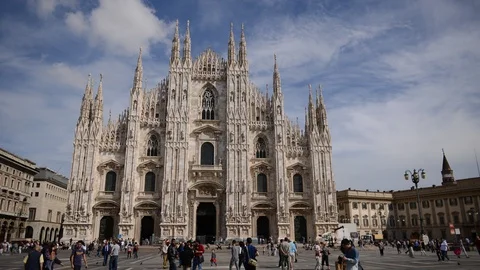 8K Time Lapse Milan Crowd of People at Duomo Square Cathedral Italian Landmark Video stock 105664023