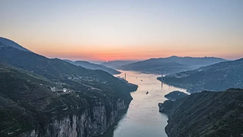 8K Time-lapse of panoramic sunset over stunning Qutang Gorge Video stock 340018560