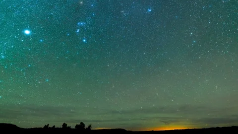 8K Timelapse of Constellation Orion setting over the horizon in New Mexico, USA Stock Footage 333780171