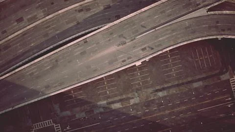 8k top down view directly above a highway during the day Illustrazione stock