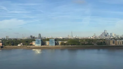 8s Timelapse of Clouds &amp; Wind Rolling Along the River Thames with London Sk.. Stock Footage 232040566