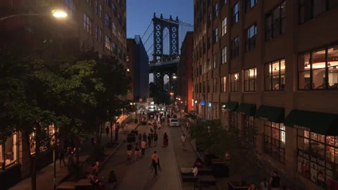 9-4-26, Brooklyn, NY, USA - dusk rising over Dumbo view of Manhattan Bridge Vídeo Stock 344720491