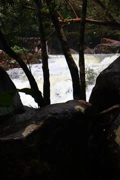 9 Steps Waterfall Cascading Through Lush Jungle in Kampot, Cambodia Foto stock