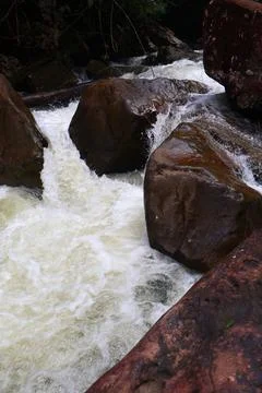 9 Steps Waterfall Cascading Through Lush Jungle in Kampot, Cambodia Foto stock
