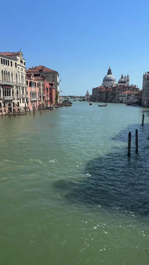 9 x 16 Vertical video Grand canal Venice 8-14-26 Stock Footage 343967288