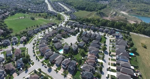 90 Degree Panorama Of Nice Rows Of Houses With Lush Green Foliage And Swimmin Stock-Footage 109423666