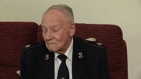 95-year-old veteran to parachute into Normandy for D-Day events Stock Footage 148596035