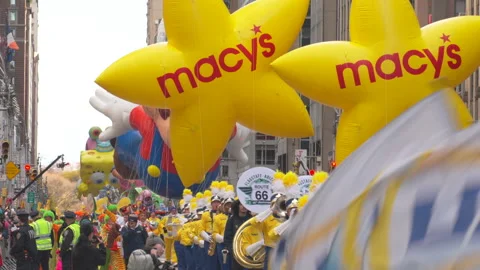 The 99th Annual Macy’s Thanksgiving Day Parade kicks off on 6th Ave in NYC 2025 Stock Footage 321984553