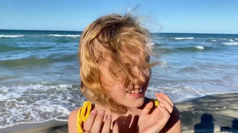 A765D4D7-9253-4081-9578-E4F9212CB1A2 Video stock 329097792