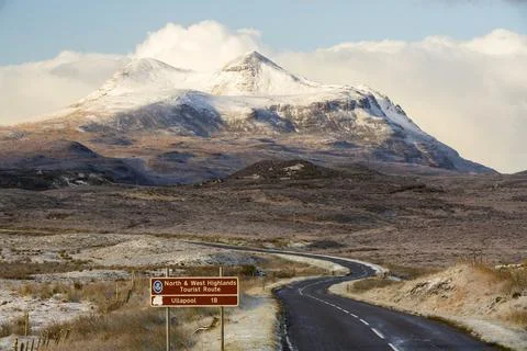 The A835 to Ullapool looking towards Cul Mor in Assynt, Scotland, UK. Stock Photos