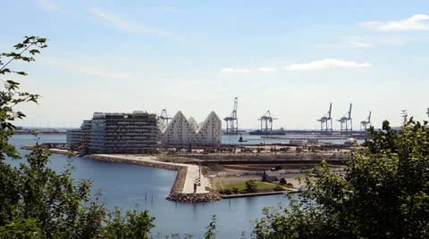 Aarhus harbor seen from forest Vidéo 26798853