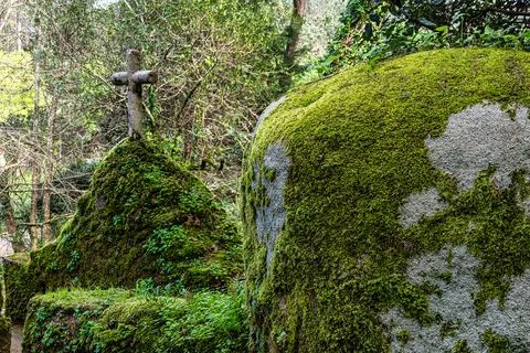 Abandoned and empty medieval Convento dos Capuchos in the Serra de Sintra Nat Stock Photos