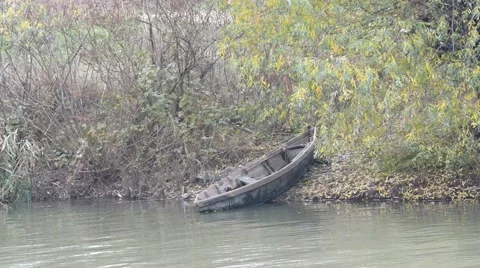 Abandoned boat Stock-Footage 43803525
