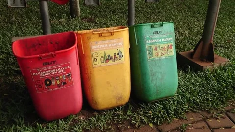 https://images.pond5.com/abandoned-broken-trash-bin-public-footage-219714010_iconl.jpeg