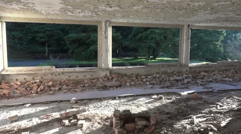 Abandoned Building after the Rain Vidéo 62441716