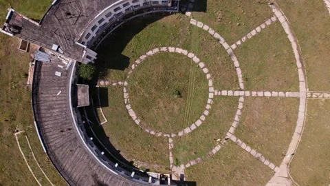 An abandoned building with a beautiful pattern Video stock 205083602