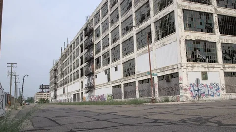 Abandoned building with graffiti Stock Footage 129473390
