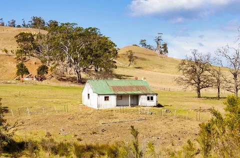 Abandoned cottage - Triabunna Stock Photos