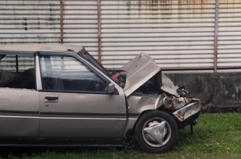 Abandoned Crashed Car Stockfoto's