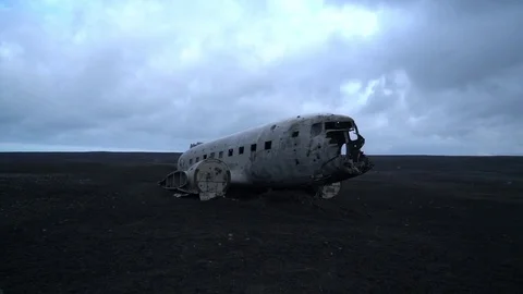 Abandoned crashed DC3 Plane in Iceland Видео 72331853