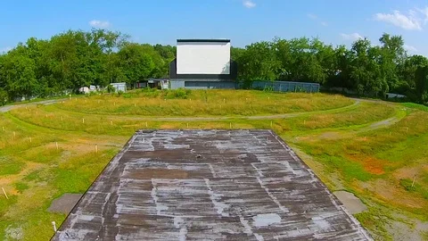 Abandoned Drive In Stockbeeldmateriaal 106894575
