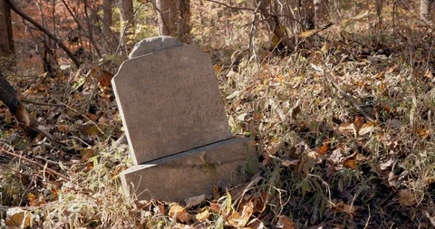 Abandoned Graveyard in Ghost Town During Autumn - Old Tombstone and Grave Vídeo Stock 119000561