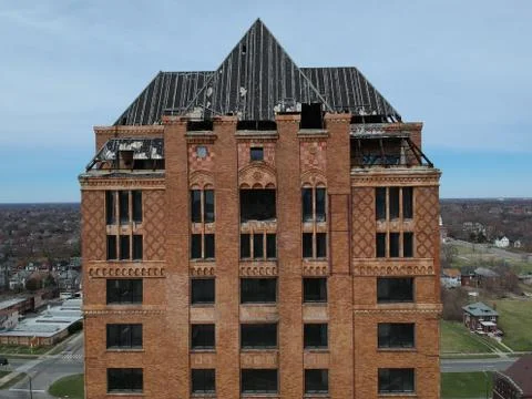 Abandoned High Rise Building In Detroit Stock Photos