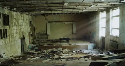 Abandoned hotel	hall Video stock 138994560