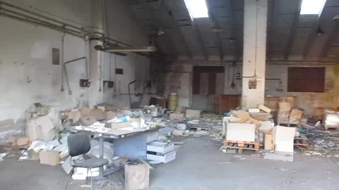 Abandoned Industrial Workshop Interior 库存影片 343476943