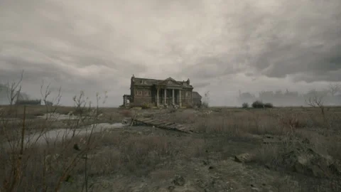 Abandoned mansion stands alone in a desolate landscape under cloudy sky Stockbeeldmateriaal 310413287