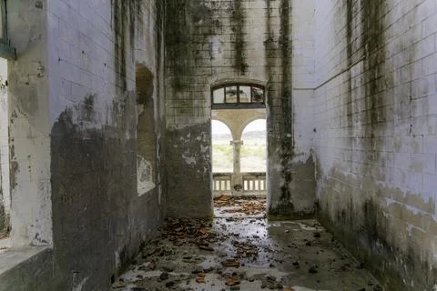 An abandoned monastery. Stockfoto's