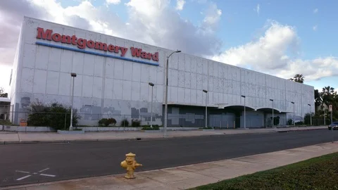 Abandoned Montgomery Wards  Vídeo Stock 111298592