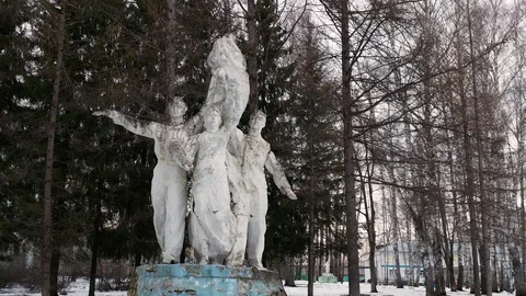 Abandoned monument of the Soviet Union Vídeo Stock 125468876