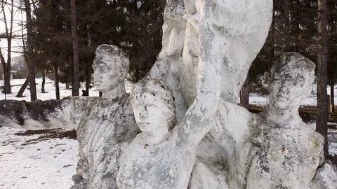 Abandoned monument to Soviet workers 2 Vídeo Stock 125468497
