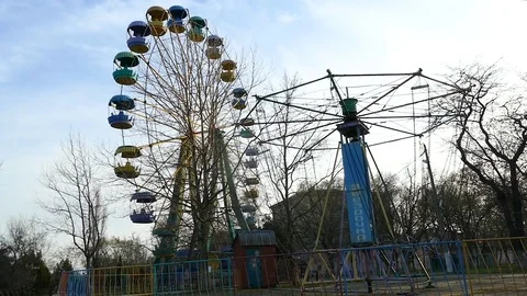 Abandoned old Soviet amusement park Vídeos de archivo 83822735