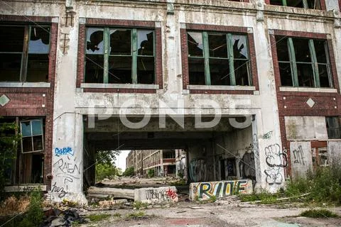 Abandoned Packard Factory 19 Stock Photos