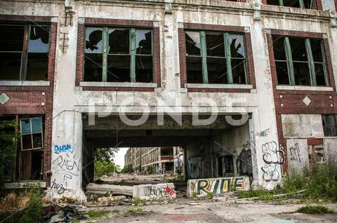 Abandoned Packard Factory 19