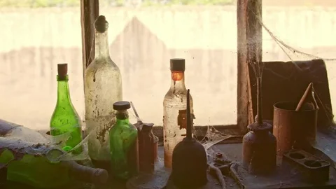 Abandoned place workshop. View from a dusty window. Видео 81061065