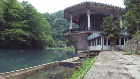 Abandoned retro station in mountains Video stock 95498564