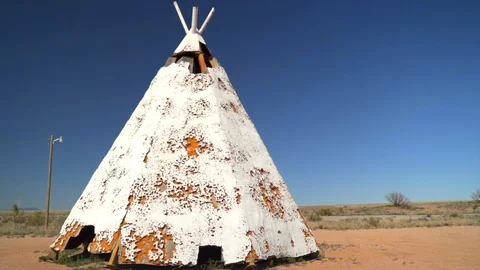 Abandoned Rusty Teepee in the middle of desert, 4K 動画素材 107631552