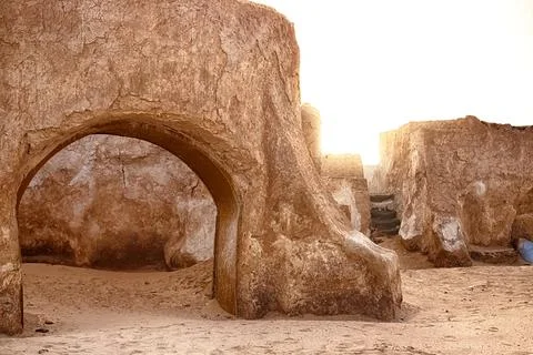 Abandoned set for the filming of Star Wars movie in the Sahara Desert against Stock-Fotos