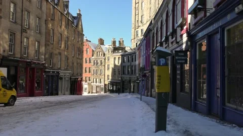 Abandoned shops and streets during covid pandemic Edinburgh High street Video stock 148505031