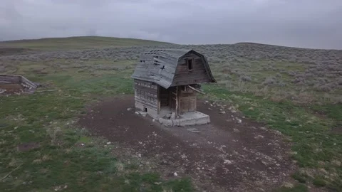 Abandoned small barn Stock Footage 166432040