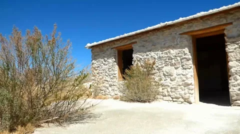 Abandoned Stone Building in the Desert Stock-Footage 38107327