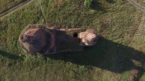 Abandoned temple. Stockbeeldmateriaal 106873933