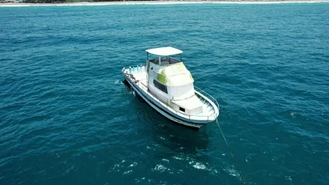 Abandoned yatch 動画素材 306616593