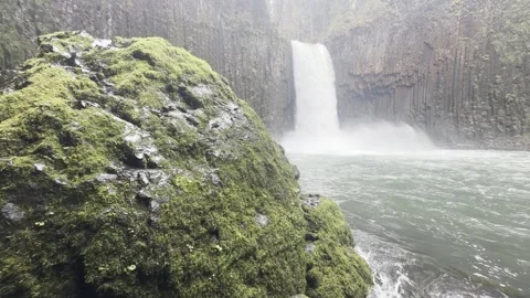 Abiqua waterfalls in the forest of Oregon. Видео 332034487