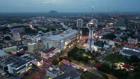 From above, Alor Setar Tower stands at the heart of the town. 스톡 동영상 315546117